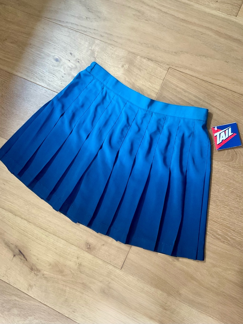 NWT VTG Tail Pleated Tennis Skirt 80s Peacock Blue Gradient Sz 12/Medium Preppy